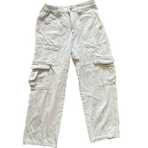 352-White cargo pants with a baggy fit #cargo #simplesociety #lightwash #jeans